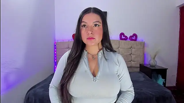 Snapshot of Alice_Summer1 chatting on December 1, 9:20 pm Alice Summer1 online show from December 1, 9:20 pm