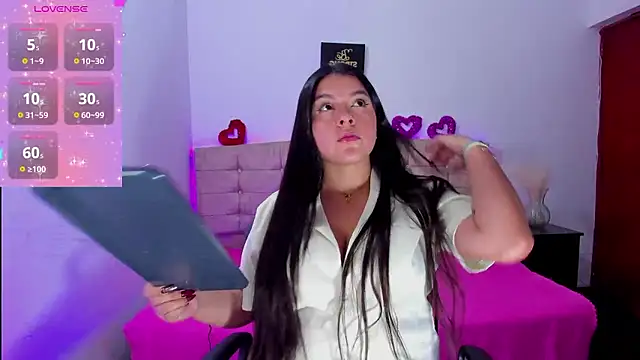 Snapshot of Alice_Summer1 chatting on January 8, 9:06 pm Alice Summer1 online show from January 8, 9:06 pm