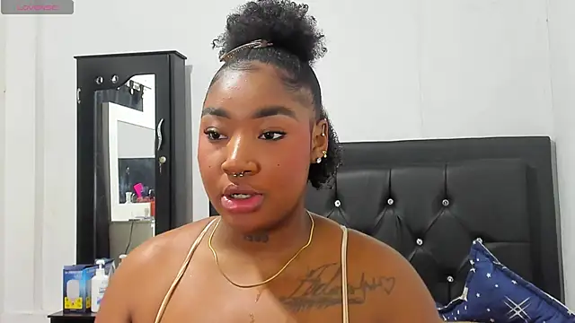 Snapshot of Natassha_brown1 chatting on September 24, 11:19 pm Natassha brown1 online show from September 24, 11:19 pm