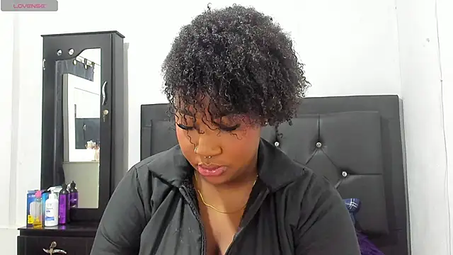 Snapshot of Natassha_brown1 chatting on October 1, 1:28 pm Natassha brown1 online show from October 1, 1:28 pm