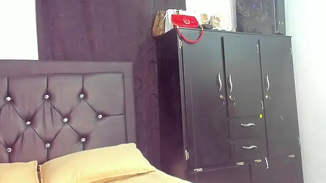 Natassha brown1 online show from April 2, 1:58 am