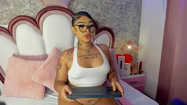 Mia Jansen online show from February 28, 1:45 pm