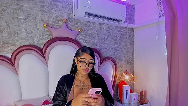 Mia Jansen online show from April 29, 1:37 pm