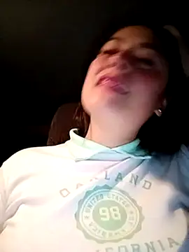 Snapshot of Lesly_10- chatting on March 7, 12:58 am Lesly 10- online show from March 7, 12:58 am