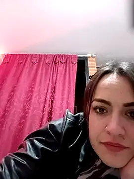 Snapshot of Lesly_10- chatting on March 23, 1:42 am Lesly 10- online show from March 23, 1:42 am