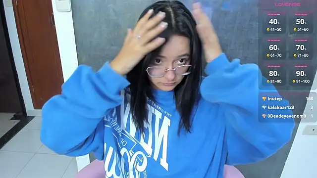 Snapshot of kae_styles chatting on February 28, 12:21 am kae styles online show from February 28, 12:21 am