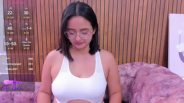 Snapshot of kae_styles chatting on October 18, 1:08 am kae styles online show from October 18, 1:08 am