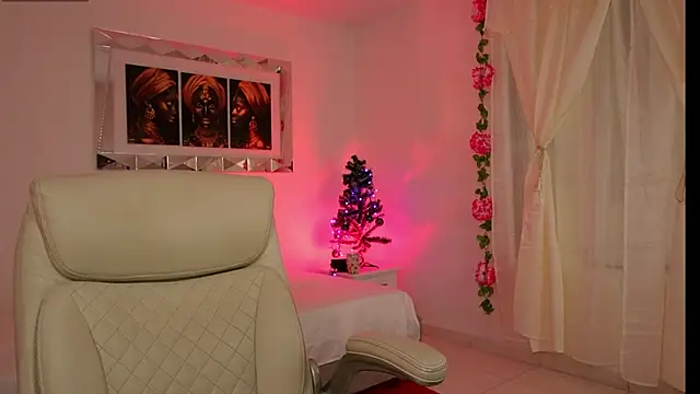Snapshot of Alondrasparrow2 chatting on December 24, 2:12 pm Alondrasparrow2 online show from December 24, 2:12 pm