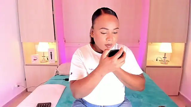 EmilyyStuart online show from January 21, 3:37 am