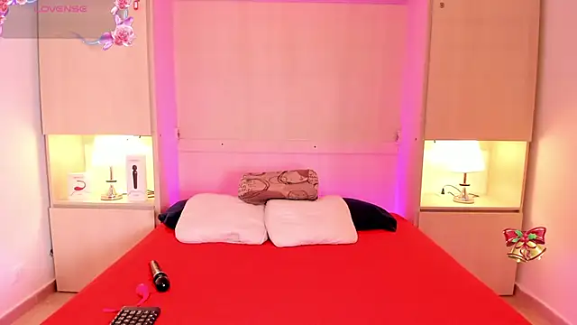 EmilyyStuart online show from January 31, 3:41 am