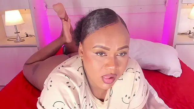 EmilyyStuart online show from May 16, 8:07 pm