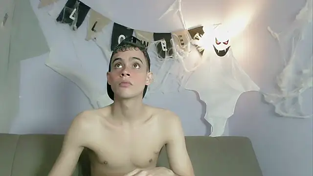 zacariasss  online show from November 1, 3:19 am