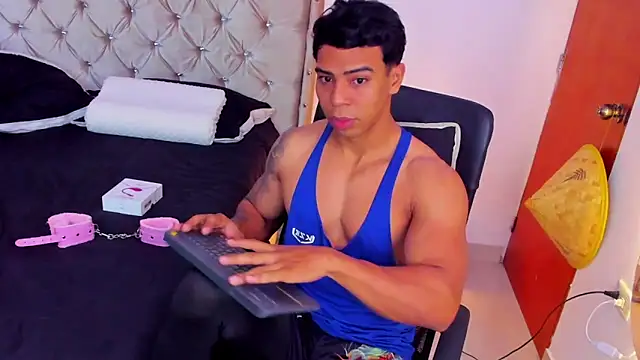 Andrew wolf7 online show from March 4, 5:41 pm