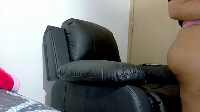 latinfeet-qos online show from May 9, 3:01 am