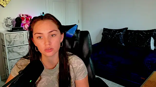 Snapshot of sweetsariaah chatting on February 10, 10:25 pm sweetsariaah online show from February 10, 10:25 pm