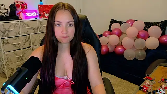 Snapshot of sweetsariaah chatting on February 14, 6:59 pm sweetsariaah online show from February 14, 6:59 pm