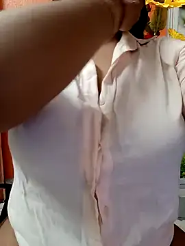 Sony-Model online show from April 28, 5:34 am