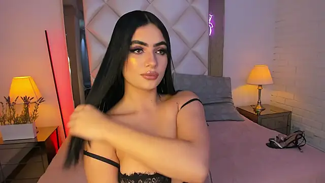 KimRoussee online show from December 13, 4:00 am