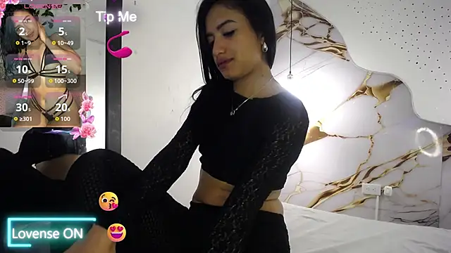 Snapshot of Alina_Argi chatting on October 10, 1:10 pm Alina Argi online show from October 10, 1:10 pm