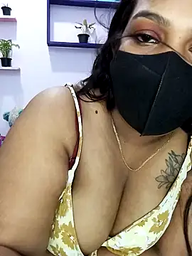 Snapshot of _Hot_Kisses_ chatting on December 2, 7:38 pm Hot Kisses online show from December 2, 7:38 pm