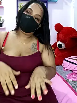 Snapshot of _Hot_Kisses_ chatting on December 22, 6:48 pm Hot Kisses online show from December 22, 6:48 pm