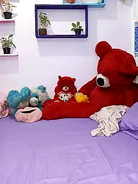 Snapshot of _Hot_Kisses_ chatting on January 12, 6:27 pm Hot Kisses online show from January 12, 6:27 pm