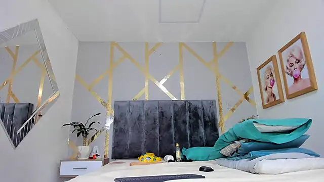 Snapshot of Caroliine_Torres chatting on February 20, 2:57 pm Caroliine Torres online show from February 20, 2:57 pm