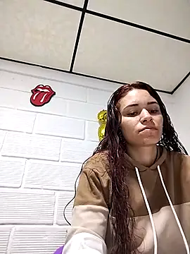 Snapshot of caroline0997 chatting on February 13, 1:15 pm caroline0997 online show from February 13, 1:15 pm