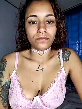 Snapshot of caroline0997 chatting on November 2, 8:22 pm caroline0997 online show from November 2, 8:22 pm