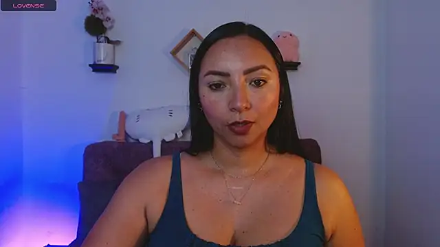 Snapshot of Emmi_Cam chatting on September 10, 2:11 am Emmi Cam online show from September 10, 2:11 am