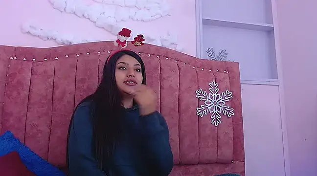 SarahStones online show from December 19, 10:56 am