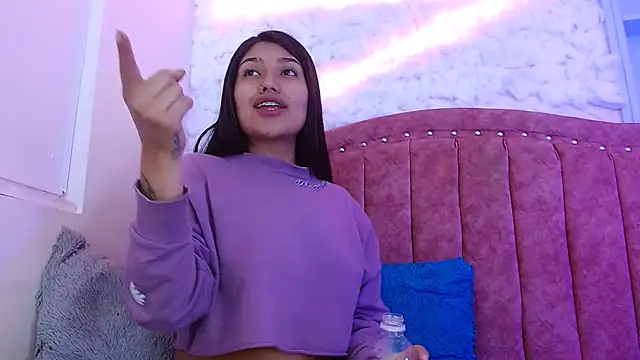 SarahStones online show from January 31, 2:48 am