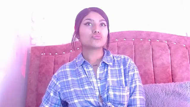 SarahStones online show from February 11, 4:55 am