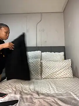 DrippinCaramelCutie online show from May 14, 1:12 am