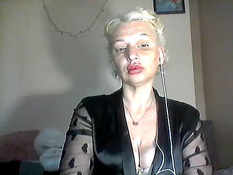 MaryJane441 online show from April 25, 8:50 pm