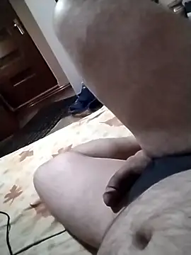 Snapshot of nudistu021 chatting on December 17, 4:35 pm nudistu021 online show from December 17, 4:35 pm