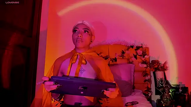 Snapshot of SexyNaf chatting on October 29, 7:15 pm SexyNaf online show from October 29, 7:15 pm