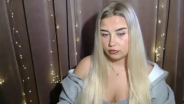 KristyHoney online show from December 2, 9:45 am