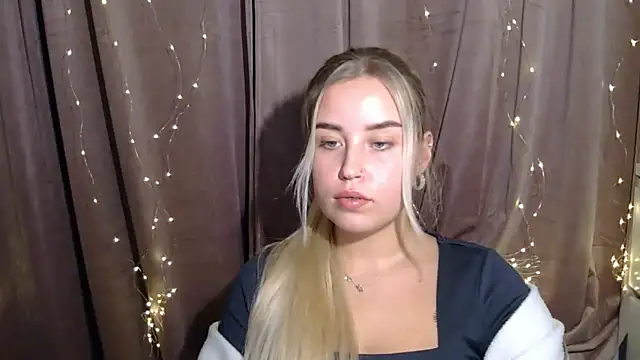 KristyHoney online show from December 4, 6:28 pm