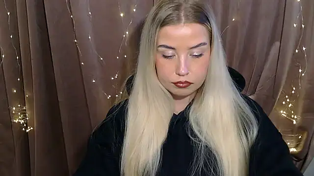 KristyHoney online show from December 12, 6:42 pm