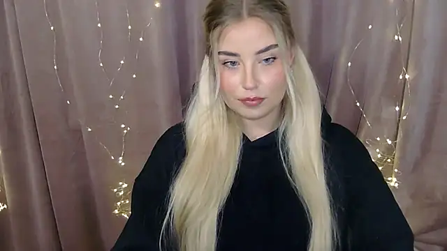 KristyHoney online show from December 15, 10:37 pm