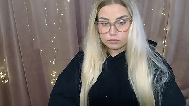 KristyHoney online show from December 16, 7:48 am