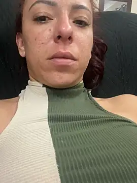 Snapshot of leelecarolinna chatting on October 3, 10:23 am leelecarolinna online show from October 3, 10:23 am