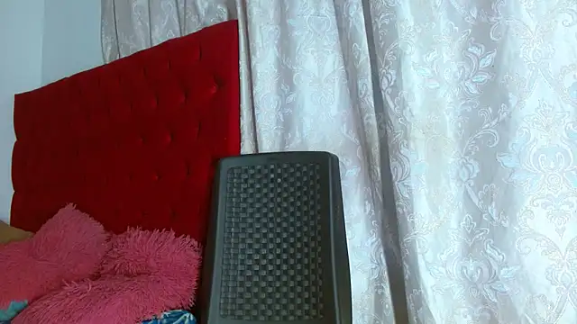 Snapshot of cristinamontiel chatting on October 7, 2:14 pm cristinamontiel online show from October 7, 2:14 pm