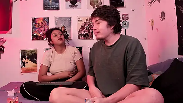 hothoneychile online show from February 12, 3:45 am