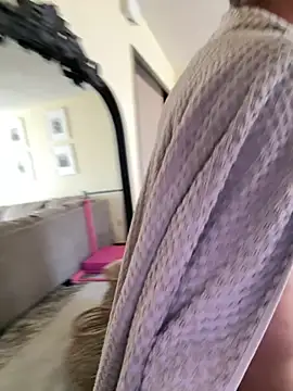 Snapshot of SexyJesz chatting on March 20, 6:09 pm SexyJesz online show from March 20, 6:09 pm