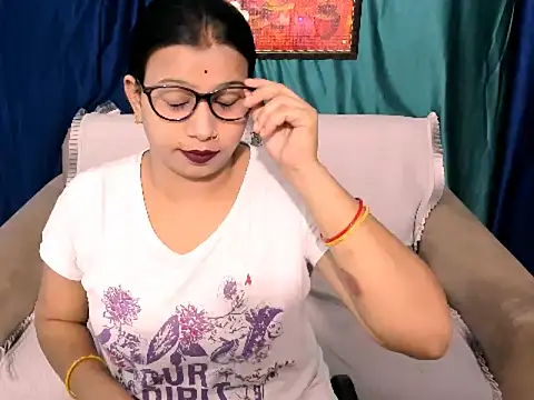 kendracox21 online show from May 3, 4:18 am