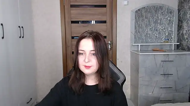 Snapshot of Kristy-Max chatting on November 12, 8:59 am Kristy-Max online show from November 12, 8:59 am