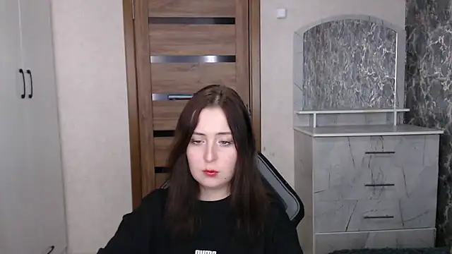 Snapshot of Kristy-Max chatting on November 21, 7:34 pm Kristy-Max online show from November 21, 7:34 pm