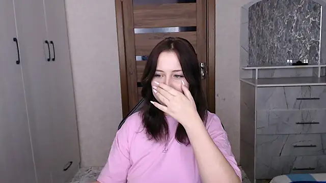 Snapshot of Kristy-Max chatting on December 15, 11:31 pm Kristy-Max online show from December 15, 11:31 pm